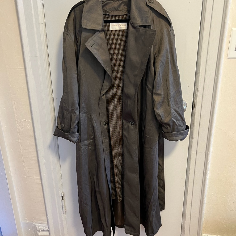 Truly fabulous vintage Jones New York Charcoal Trench Coat
